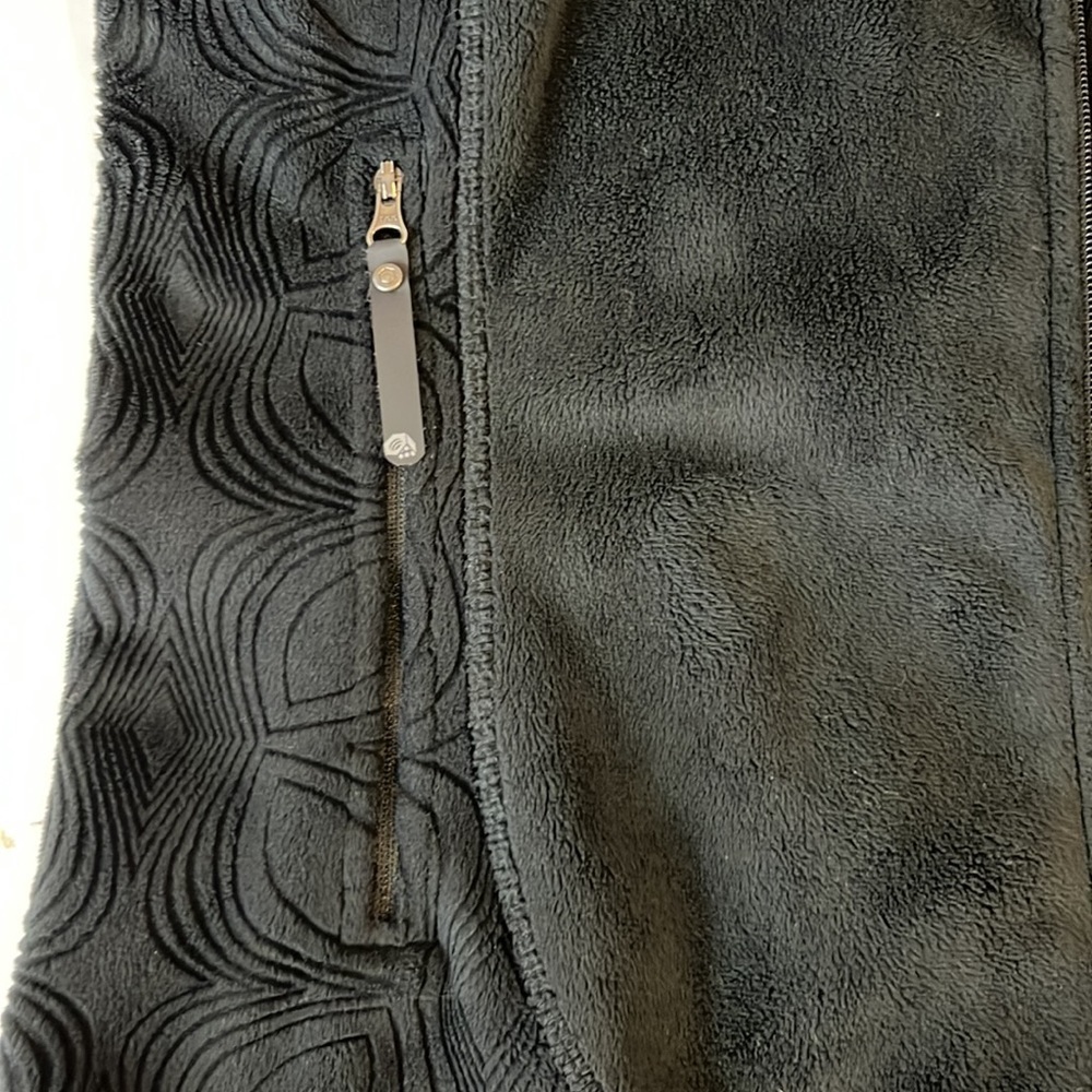 MOUNTAIN HARDWARE Woman’s Black Jacket Sz M - Picture 8 of 8